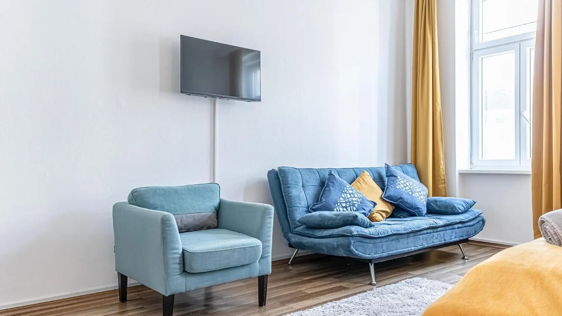 Explore Vienna: 1Br Retreat Near Westbahnhof Vienna