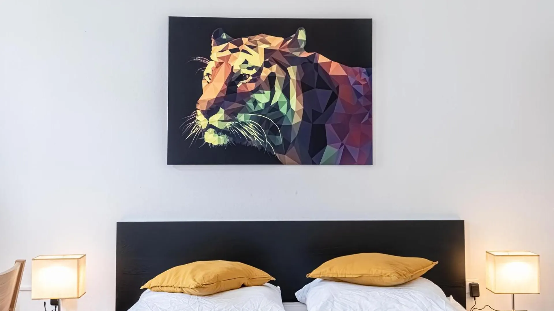 Apartment Explore Vienna: 1Br Retreat Near Westbahnhof