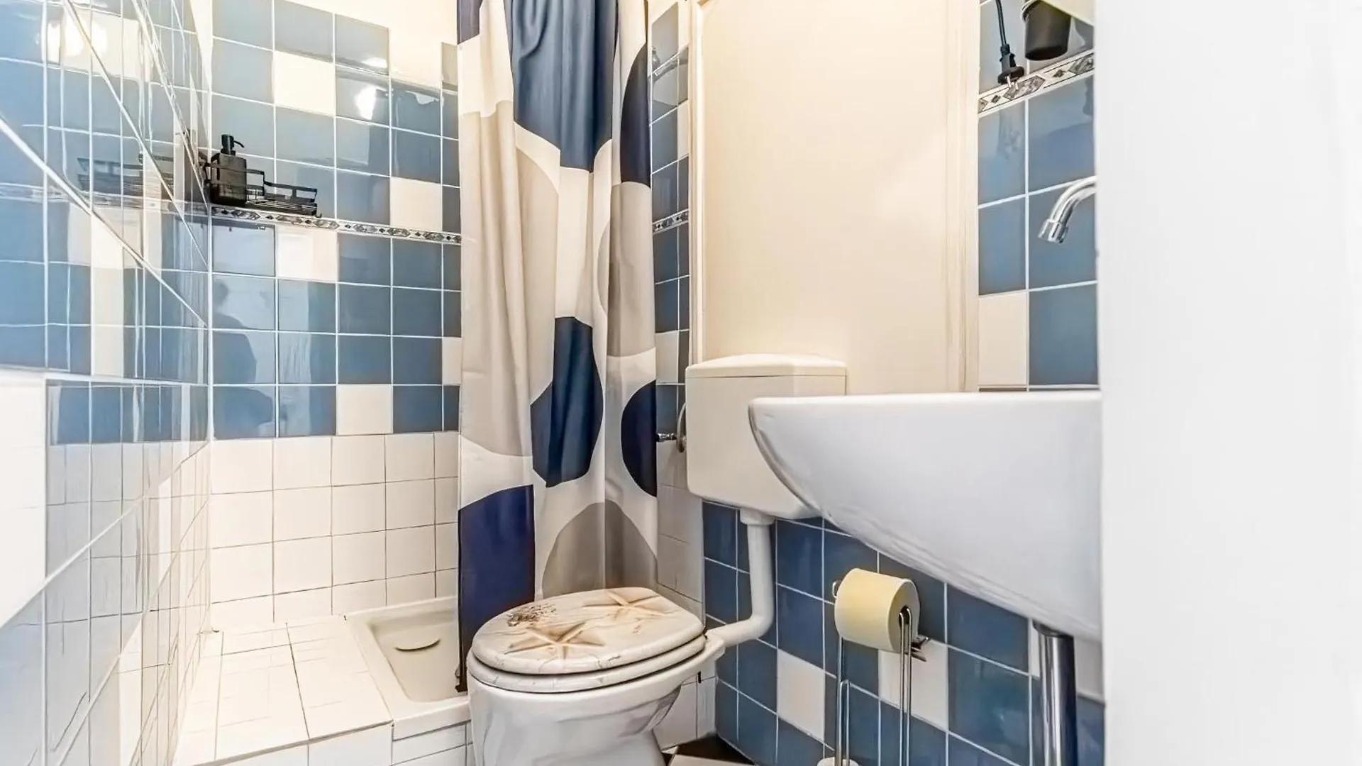 Explore Vienna: 1Br Retreat Near Westbahnhof 0*, Vienna