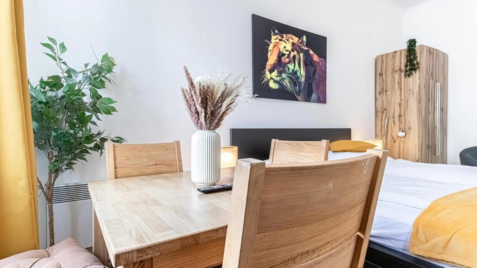 Explore Vienna: 1Br Retreat Near Westbahnhof Austria